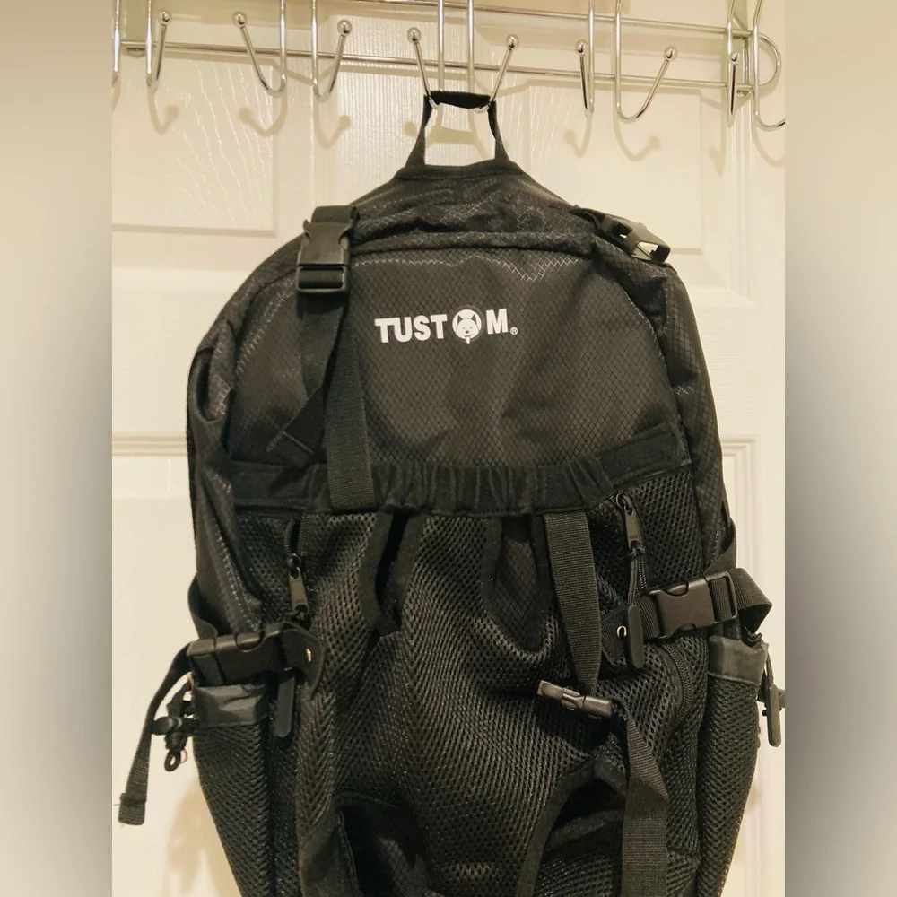 LIKE NEW Tustom Dog Carrier Backpack 🐶‎ 🐕 🎒
